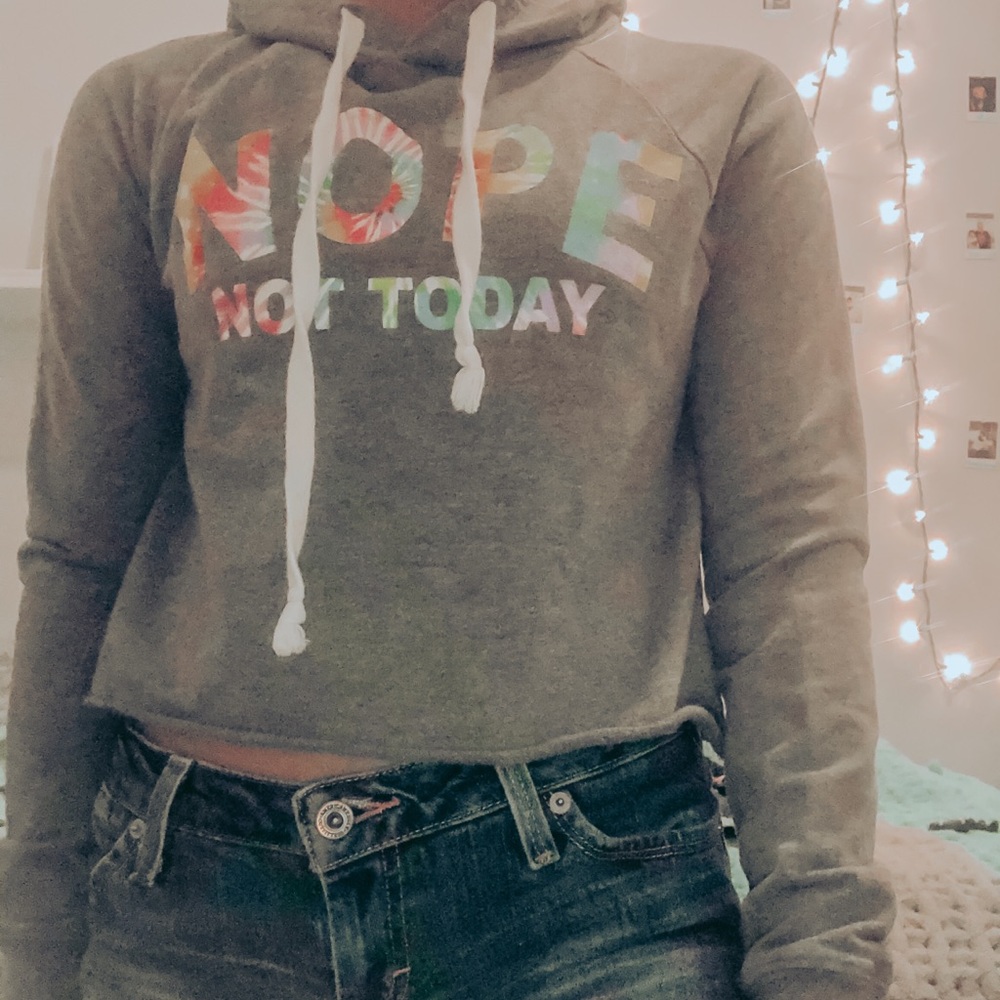 long sleeve cropped tee